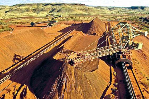 Les géants miniers réclament une taxe carbone