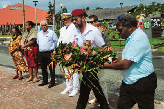 Un 8-Mai pas comme les autres au monument aux morts de Wé