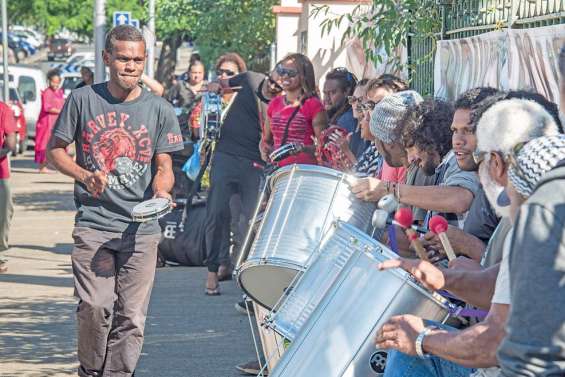 Les musiciens sonnent le tocsin