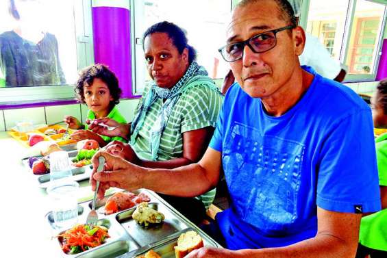 Les parents d’élèves sont passés à table