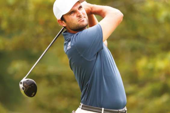 Deux tours solides et un autre moins