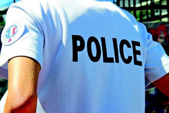 Pris en flagrant délit de vol et en train de « s’amuser » en voiture