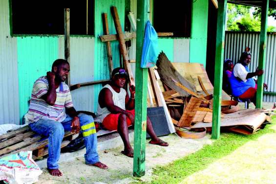 La population donne la main pour la rentrée scolaire