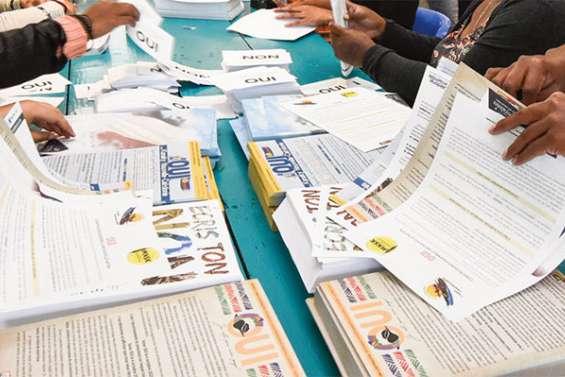 Pourquoi voter Oui ? Pourquoi voter Non ?