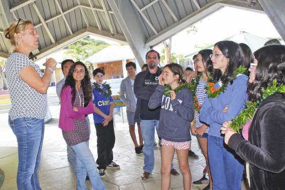Des élèves chiliens découvrent  les traditions en Brousse