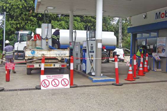 L’essence de retour à la station Mobil