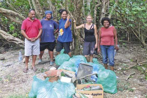 La mangrove de Koé nettoyée