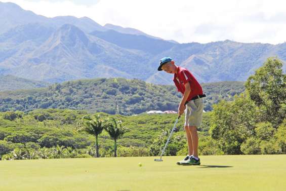 Les Kiwis mènent, les Cagous s’accrochent