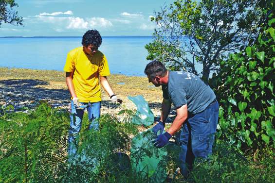 Plus de trois tonnes de déchets  ramassés sur la plage d’Onghoué