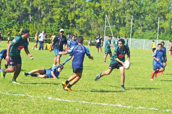 Des rugbymen calédoniens offrent leur victoire aux Futuniens