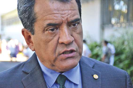 Mahana Beach : Fritch convoqué