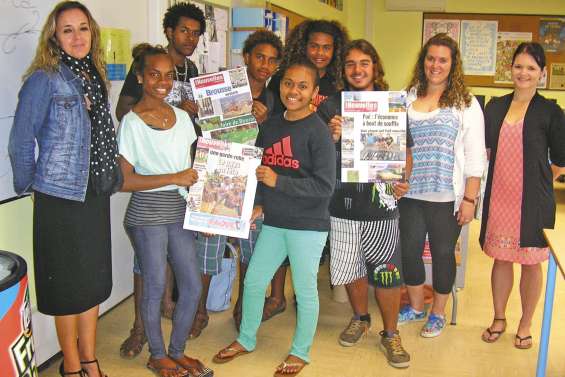 Les collégiens  composent leur une