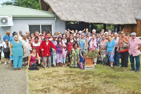 Les anciens en balade à Voh