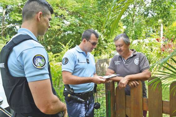 Les gendarmes sensibilisent les habitants aux cambriolages