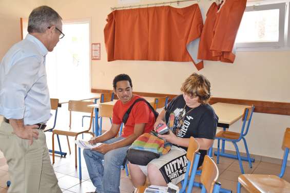 Un forum des métiers avec vue sur le lycée