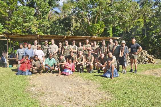 Les militaires en immersion à la tribu de Tiouandé