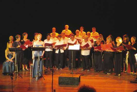 Un trio de chœurs a enchanté l’auditorium