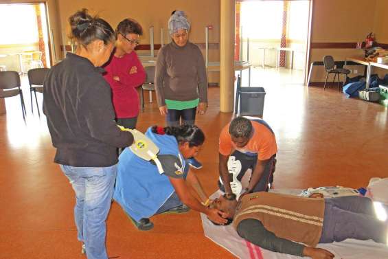 Apprendre à sauver en équipe