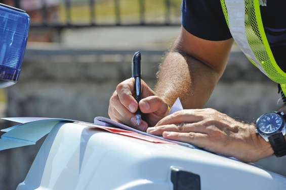 Nouméa attaque le budget 2016 du gouvernement