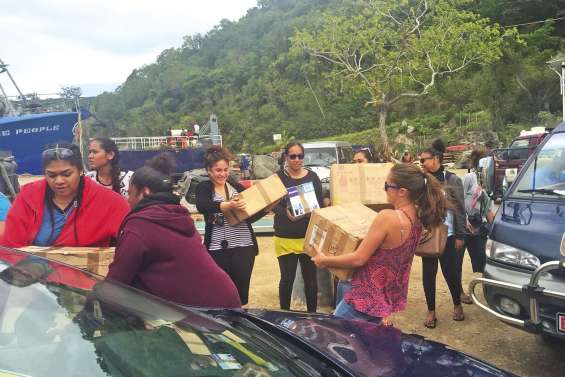 Des lycéennes en mission  humanitaire au Vanuatu