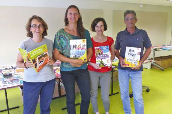 Les manuels scolaires dévoilés au salon inter-éditeurs