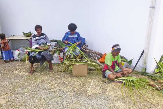 Les citoyens de tout âge se rencontrent