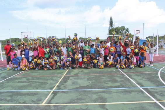 Le collège de Hnaizianu détecte de futurs volleyeurs