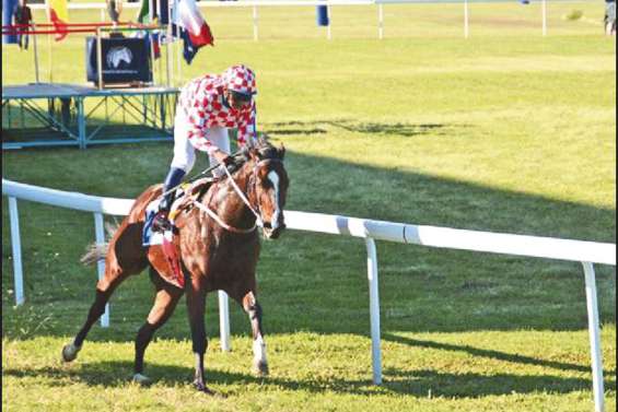 Ivor Hill revient à Nouméa