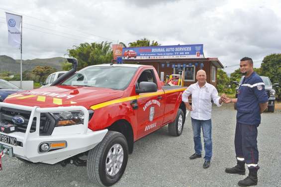 Un nouveau camion-citerne qui tombe à pic