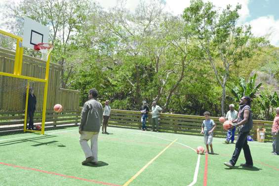 La tribu de Bouirou fière  de son nouveau plateau sportif