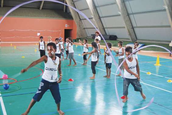 Une rencontre de danse des écoles en demi-teinte à Poindimié