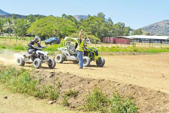 Les amateurs de sports mécaniques à Téné