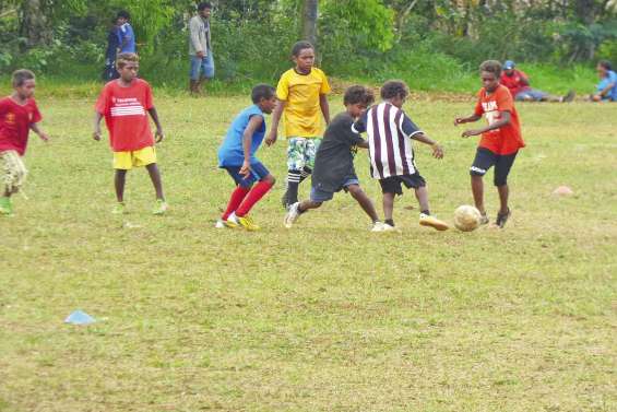 La tribu de Thuahaik en fête… à Hmelek