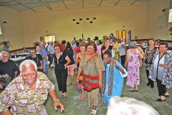 Les retraités mènent la danse à Népoui