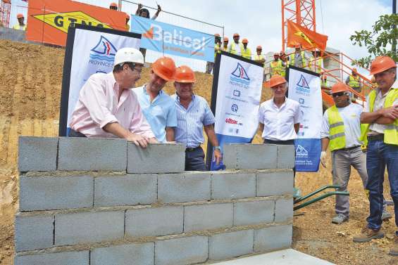 En plein chantier, le collège d’Apogoti ouvrira en 2018