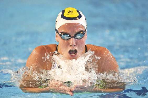 Lara Grangeon fait sa rentrée en bronze