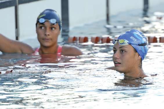 Emma Terebo nage vers les bassins de Floride