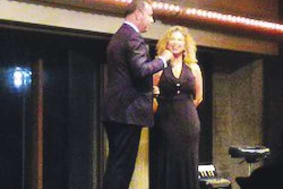 La France décore la flûtiste Jane Rutter