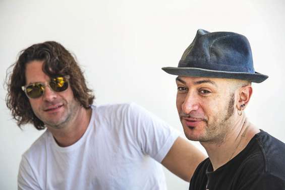 La Caravane passe :  voyage au pays de la fête