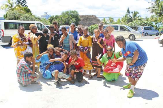 Les collégiens visitent le Carnival Legend