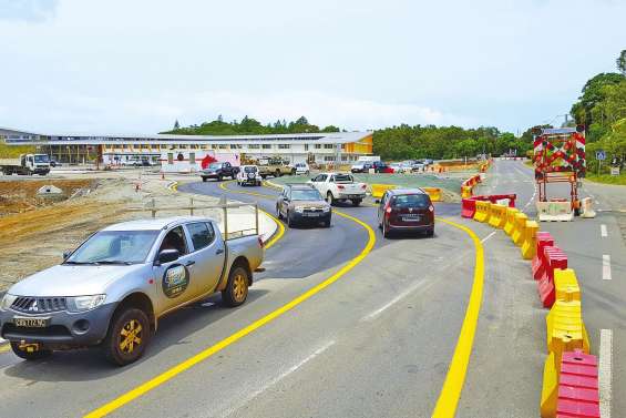Un demi-giratoire et une déviation en face du futur lycée