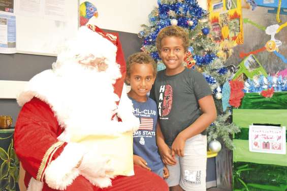 Le père Noël a fait des heureux  dans les rues de Dumbéa