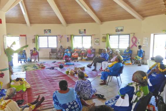 Les seniors de Drehu fêtent Noël en chansons