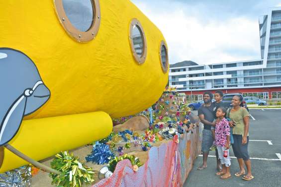 Le sous-marin jaune de Noël joue les prolongations