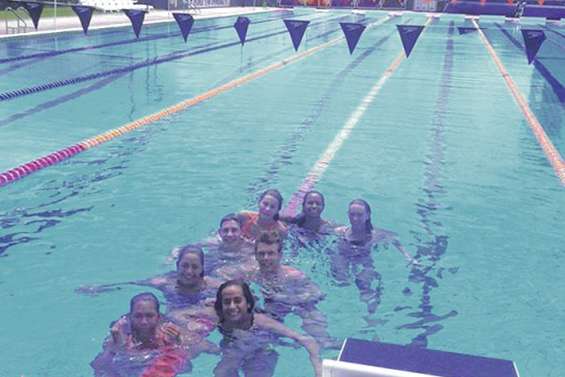 Les nageurs s’entraînent dans les bassins australiens