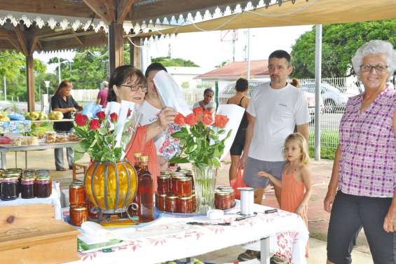 Un grand marché sous le signe  de la Saint-Valentin et de la rentrée