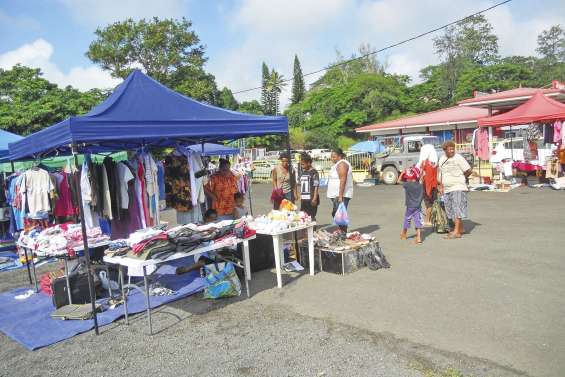 Un vide-greniers  au profit des seniors