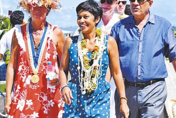 La ministre vante les centrales hybrides