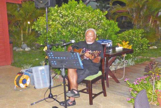 Jimmy Oedin prolonge en musique