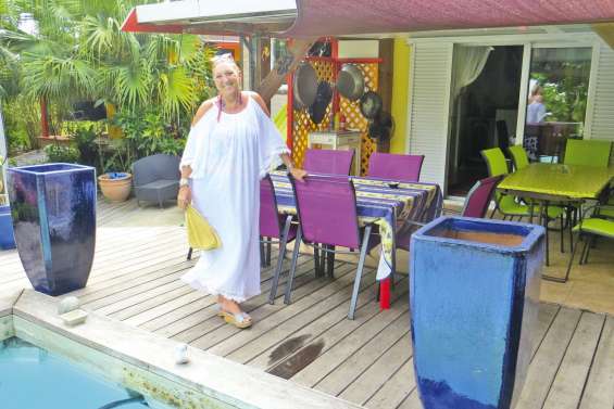 Mia a ouvert sa table